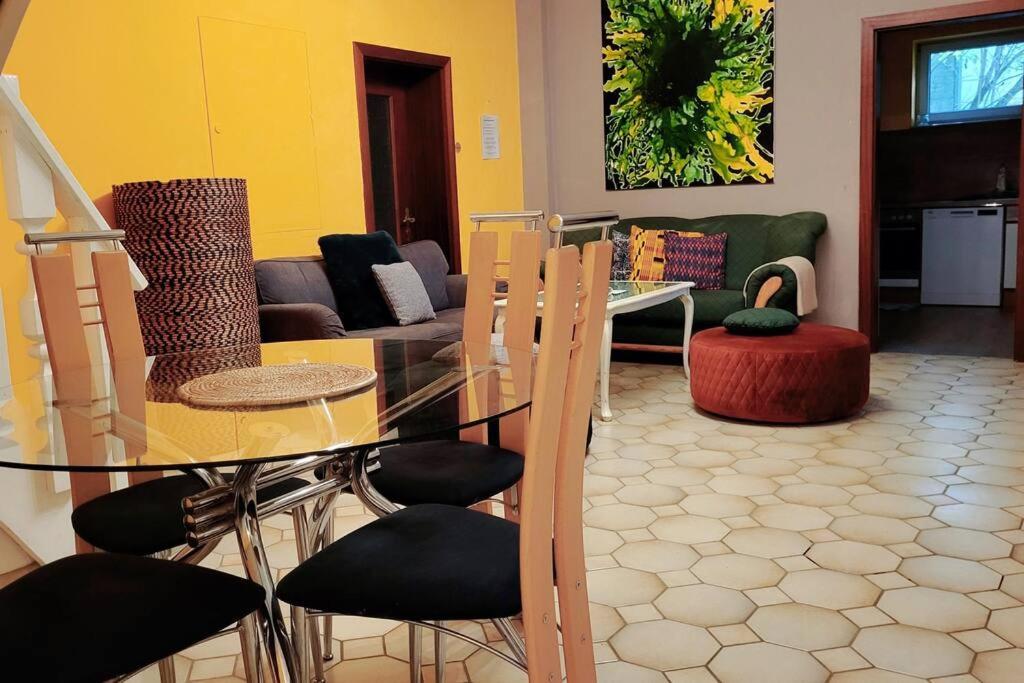 Colourful 2.5 Bedroom With Large Balcony & Garden. Prinzersdorf Экстерьер фото