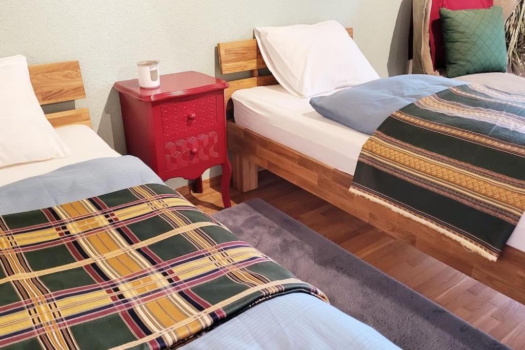 Colourful 2.5 Bedroom With Large Balcony & Garden. Prinzersdorf Экстерьер фото
