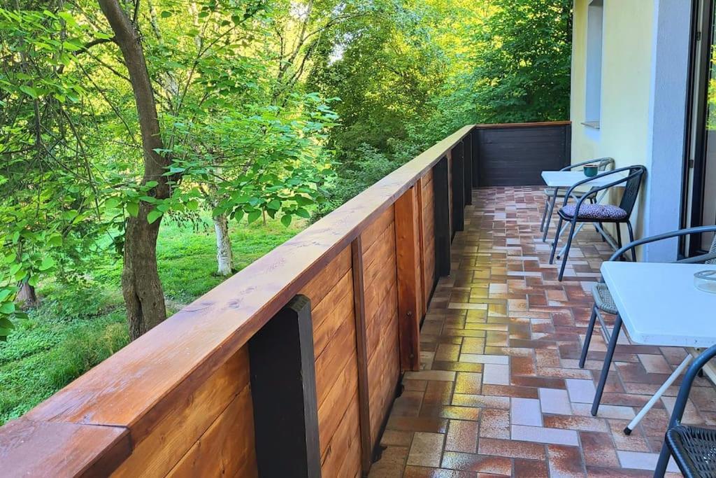 Colourful 2.5 Bedroom With Large Balcony & Garden. Prinzersdorf Экстерьер фото